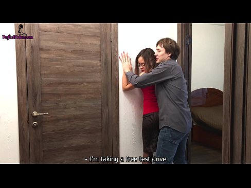 ❤️ Un agent immobilier sexy se branle sensuellement la chatte et baise pendant la vente de son appartement - Krempai ❤ Fucking at us ﹏